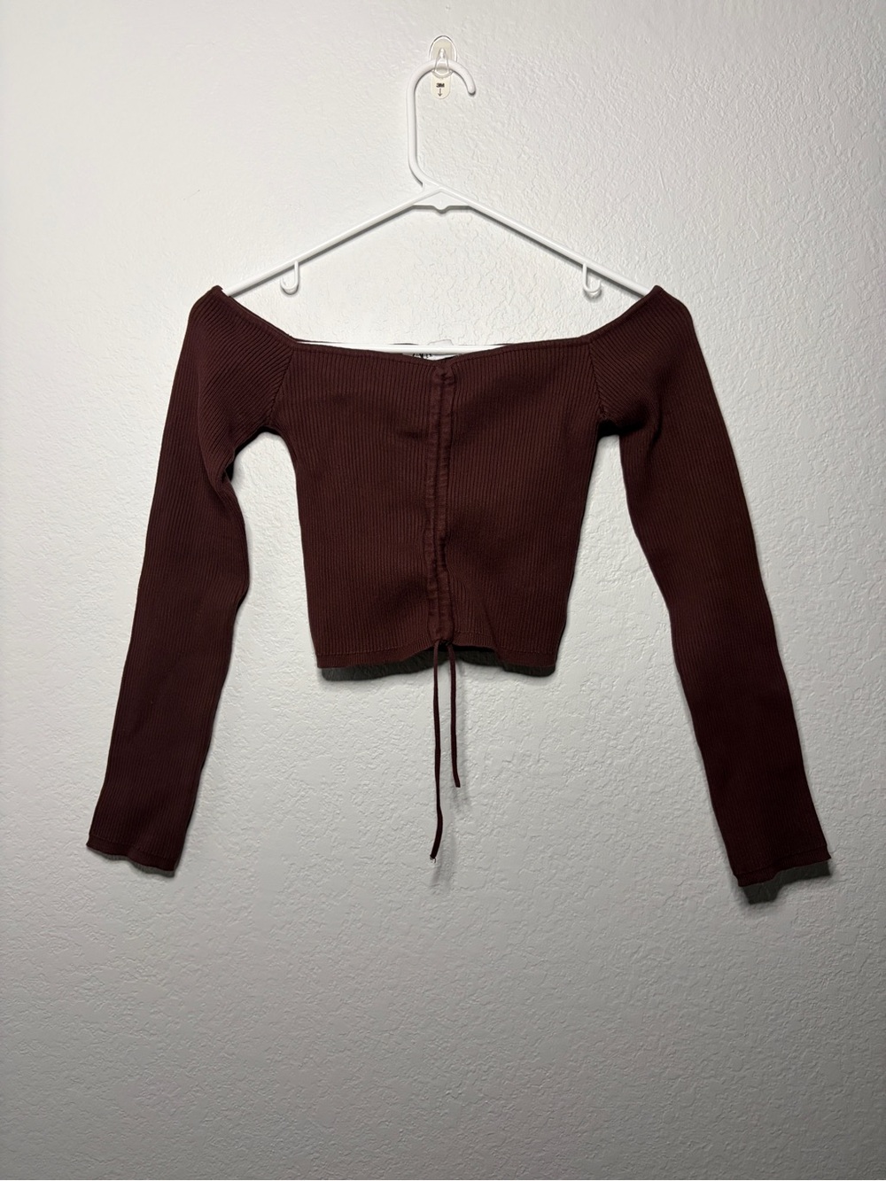 Zara Off-Shoulder Ribbed Long-Sleeve Crop Top in Chocolate Brown Medium